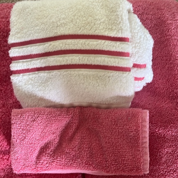 Monogrammed DMC towel set - Picture 3 of 3